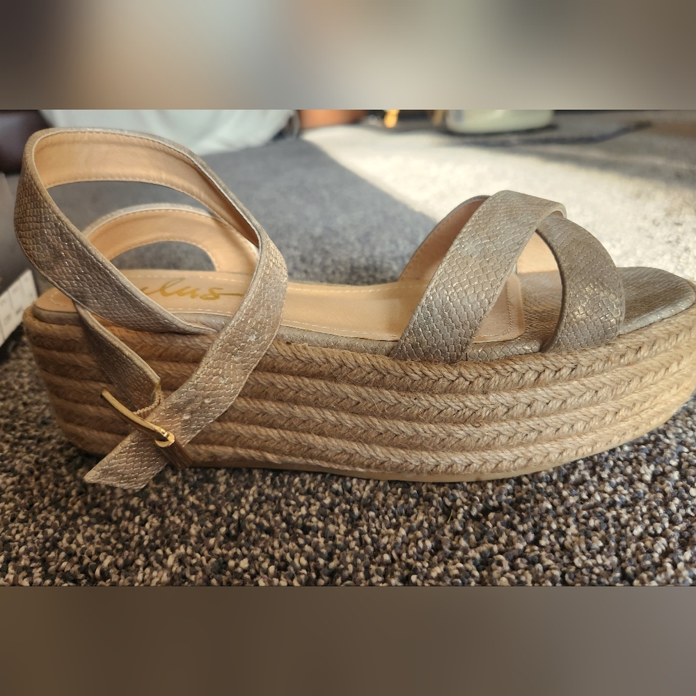 Wedge sandals